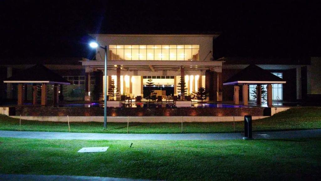 Cozy Staycation Tagaytay At Wind Residences Tagaytay City Exterior foto